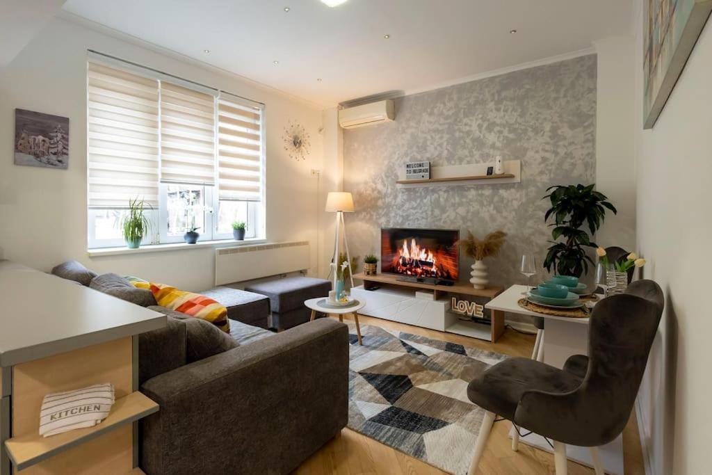 Train 23 Apartment Belgrade Exterior photo